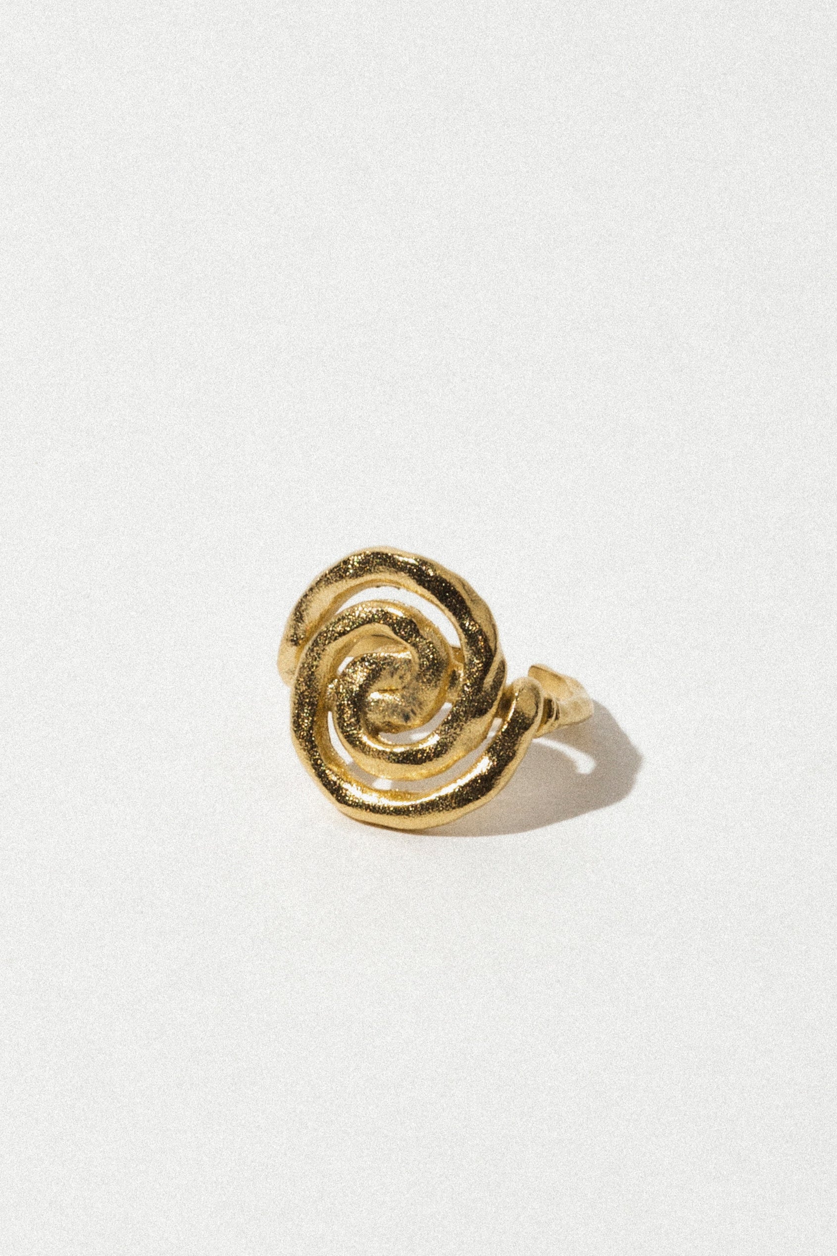 Elegant Swirl Fashion Ring