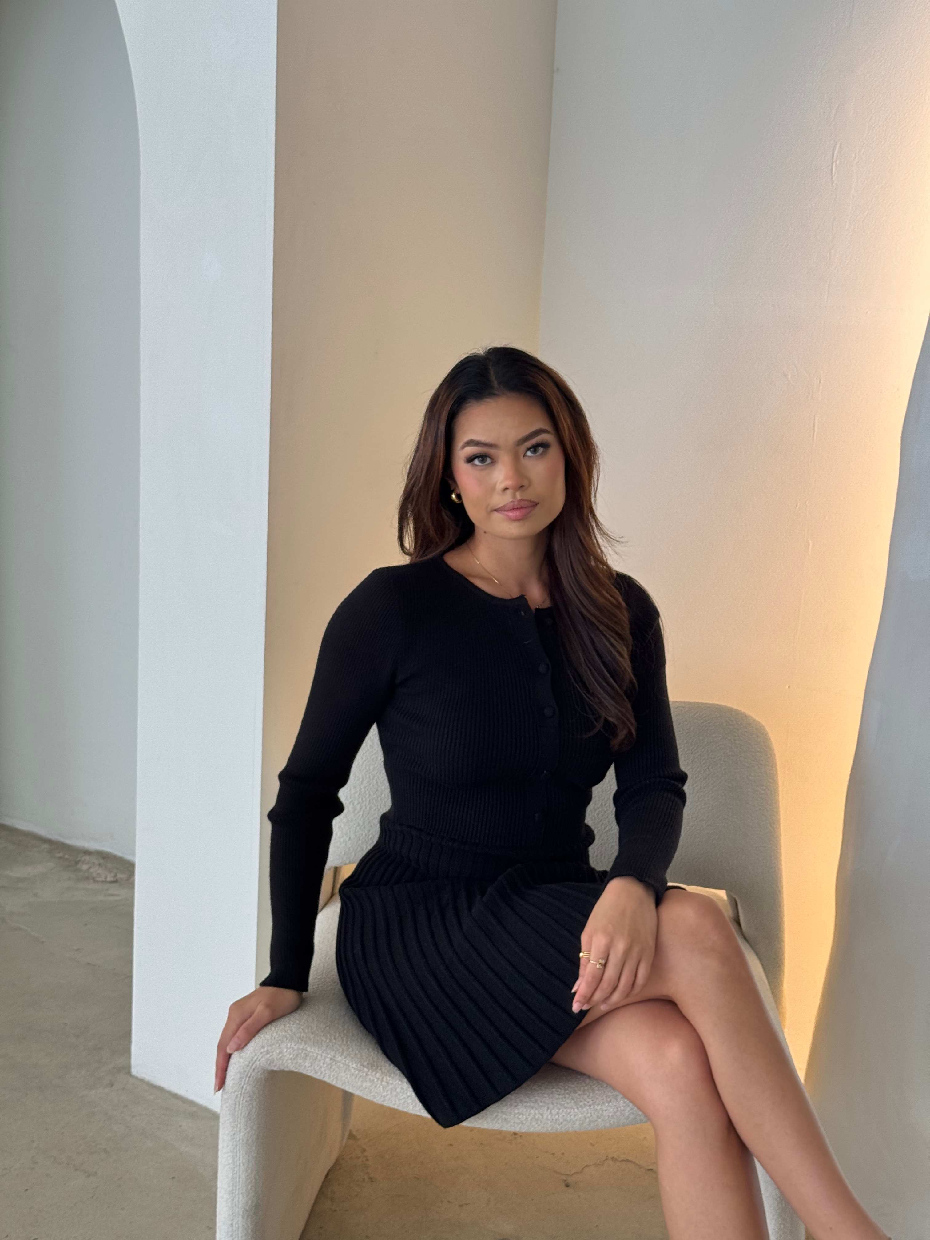 Elegant Black Knit Dress