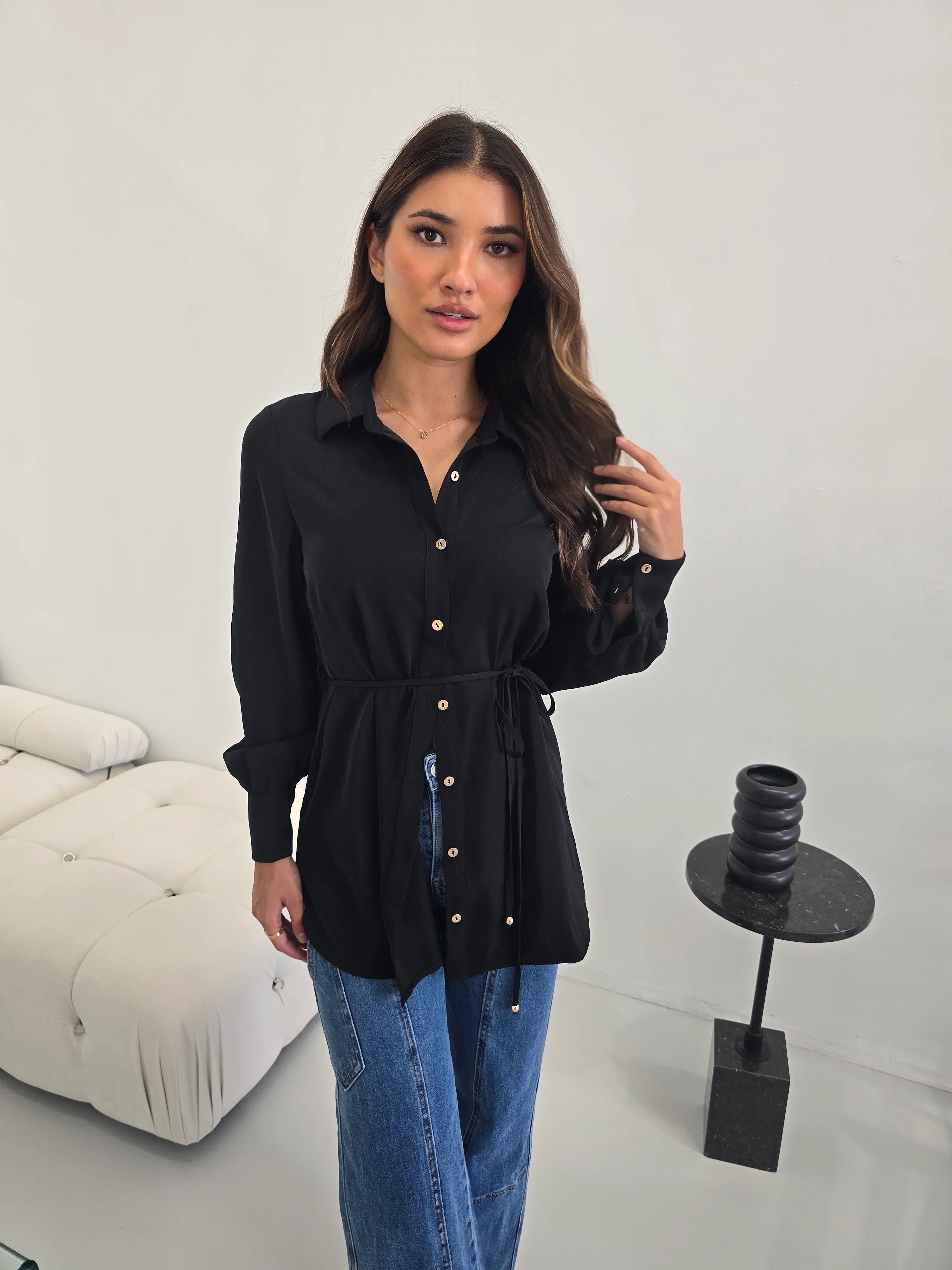 Elegant Black Blouse With Wide-Leg Denim Jeans
