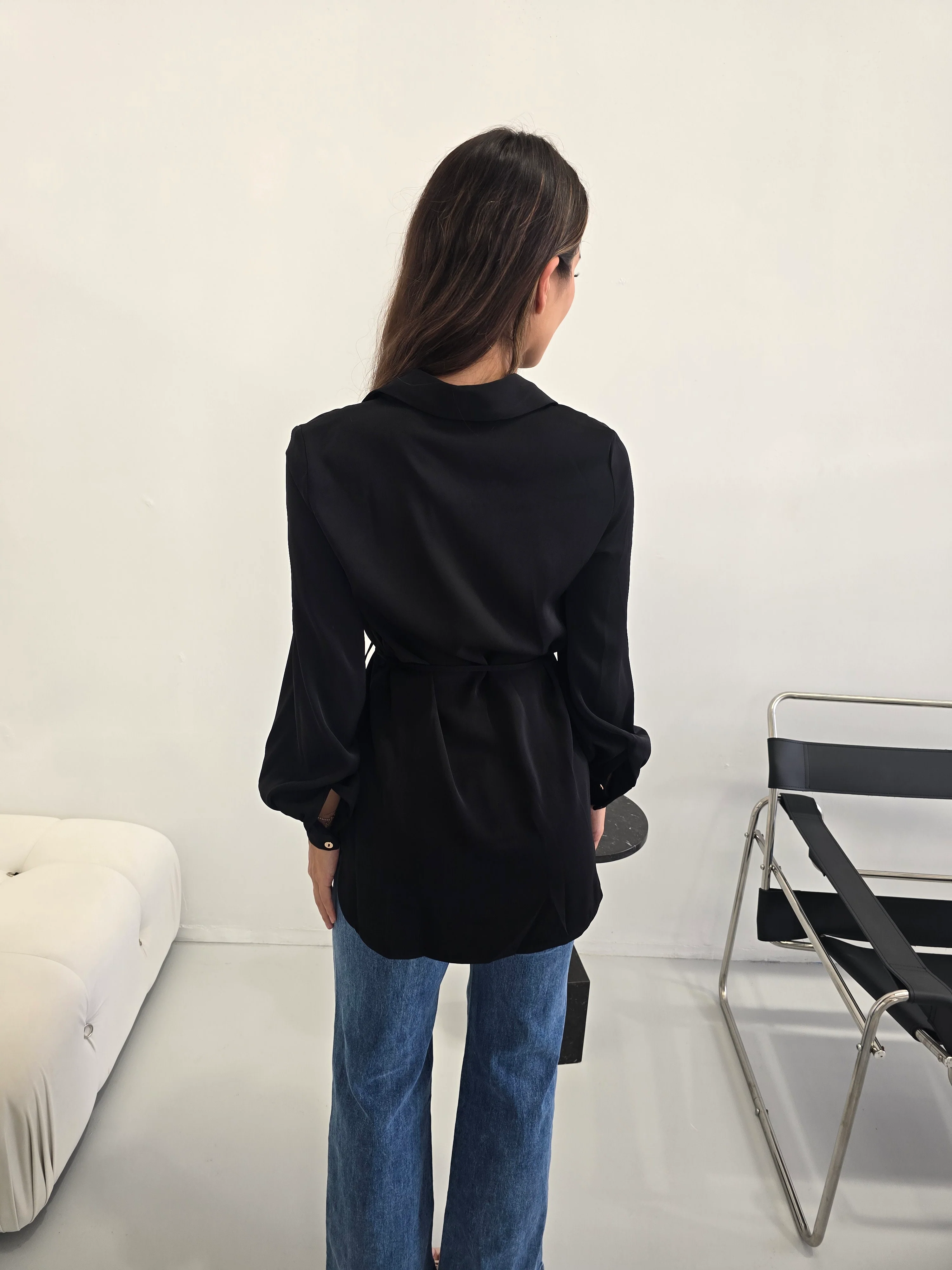 Elegant Black Blouse With Wide-Leg Denim Jeans