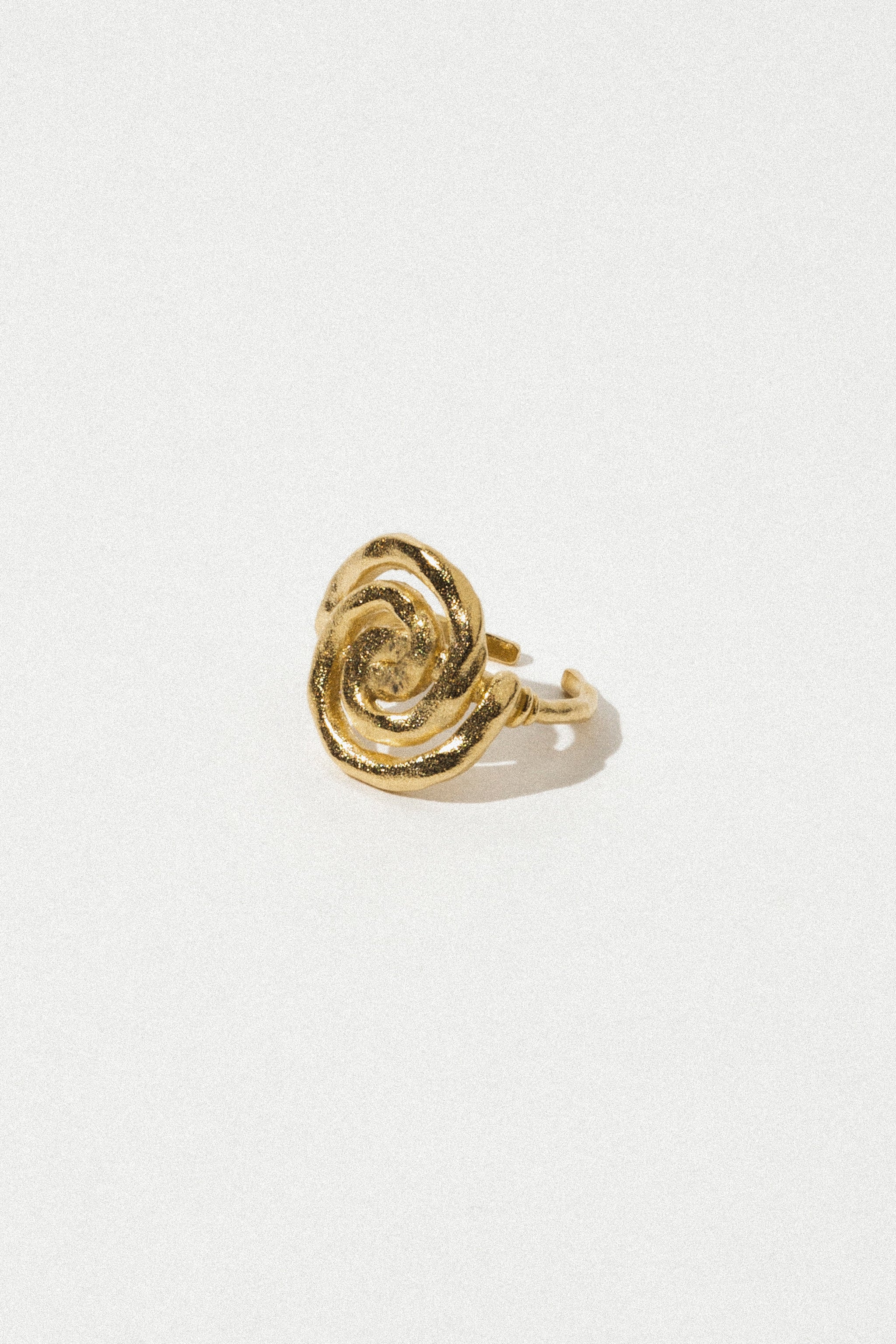 Elegant Swirl Fashion Ring