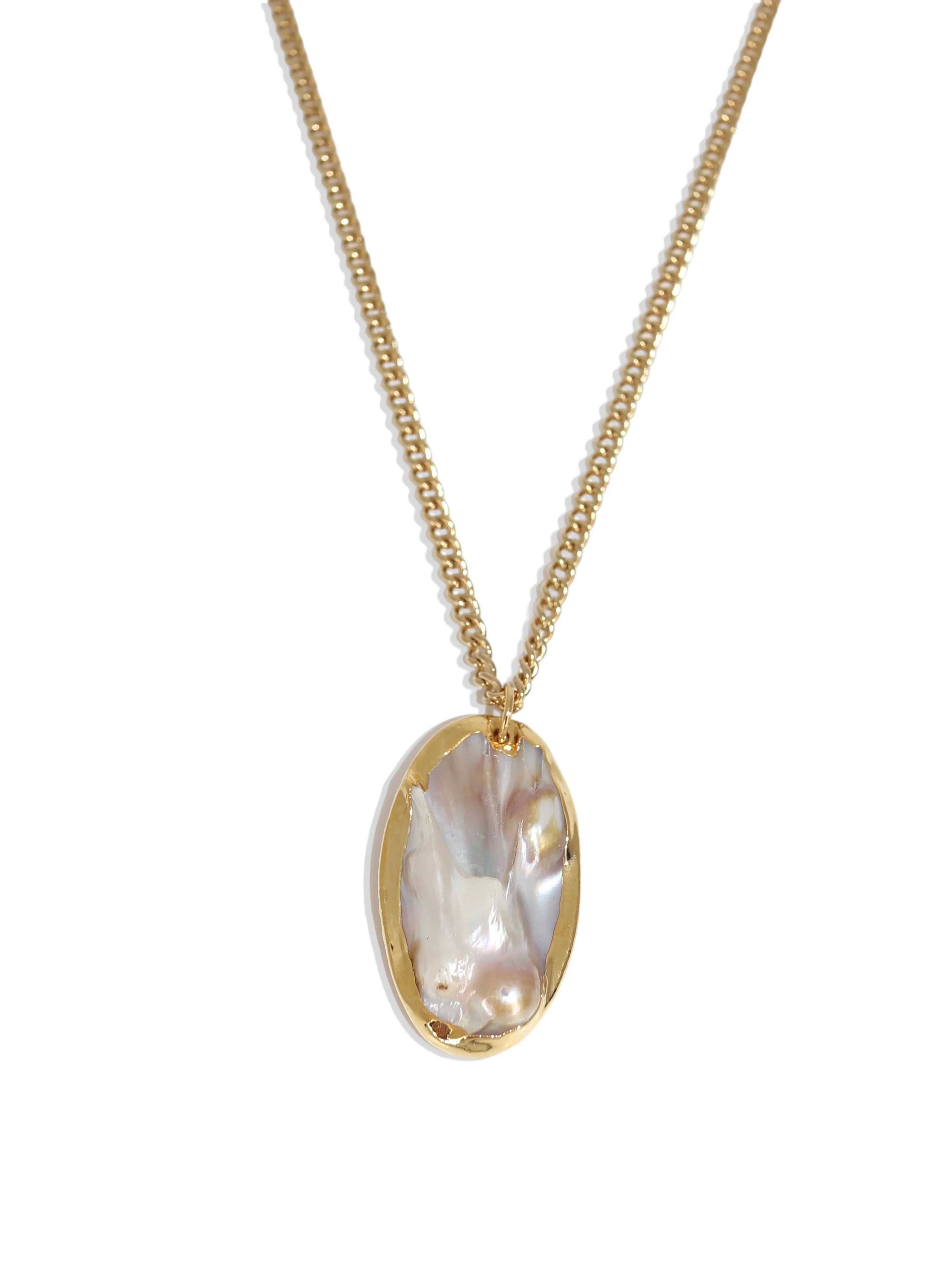 Elegant Shell-Inspired Necklace